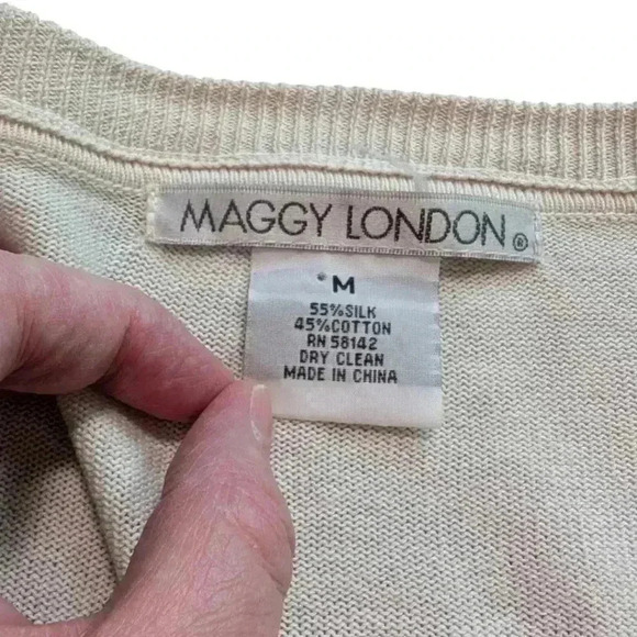 Maggy London Cardigan Preppy Academic Women Med Twee Dainty Silk V Neck Cream - Picture 8 of 10